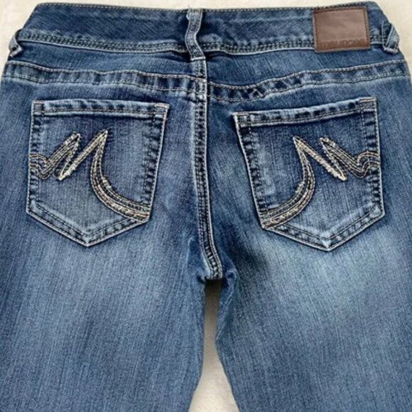 Women's Lighter Faded Straight with a Slight Flare, Jeans by Maurices - Picture 3 of 6